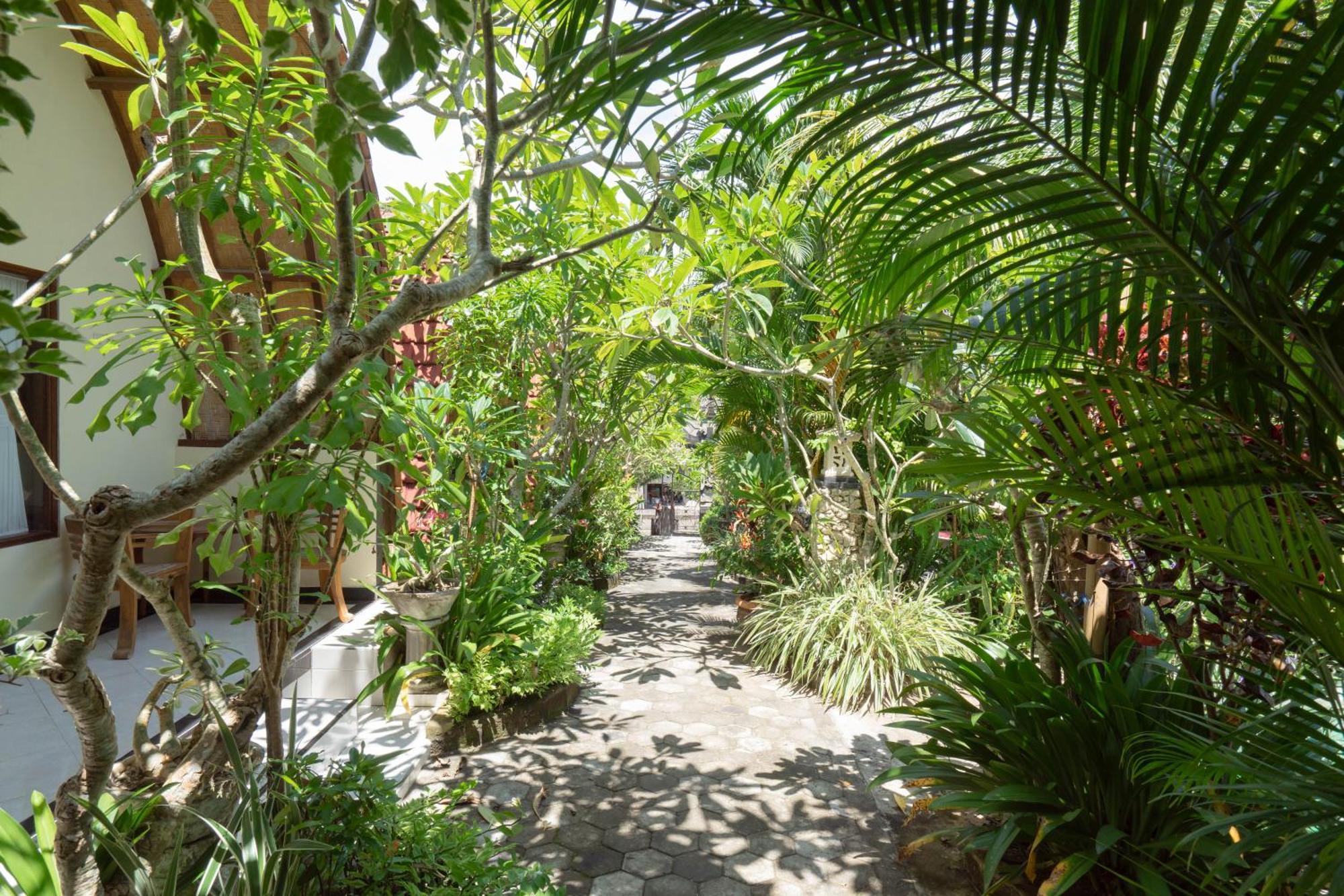 Batununggul Ratu Cottage By Ourstory Travels מראה חיצוני תמונה